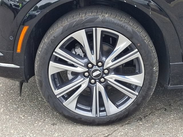 2025 Cadillac OPTIQ Luxury 2