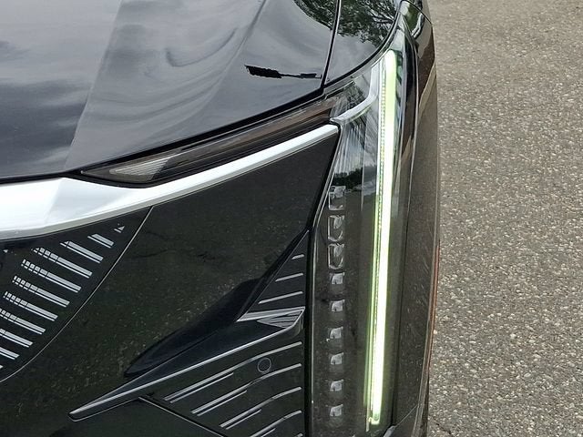 2025 Cadillac OPTIQ Luxury 2