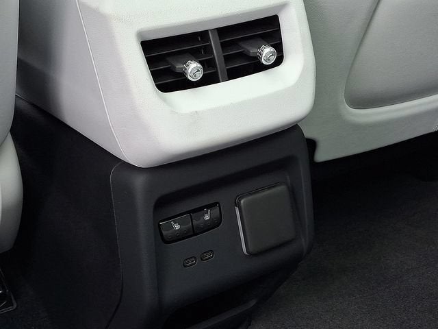 2025 Cadillac OPTIQ Luxury 2
