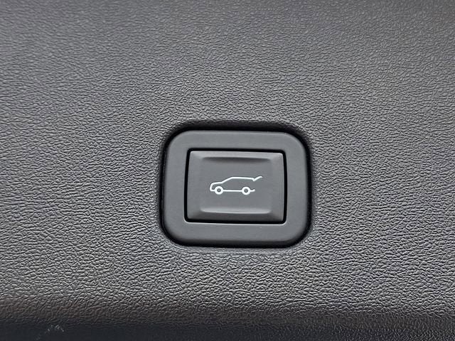 2025 Cadillac OPTIQ Luxury 2