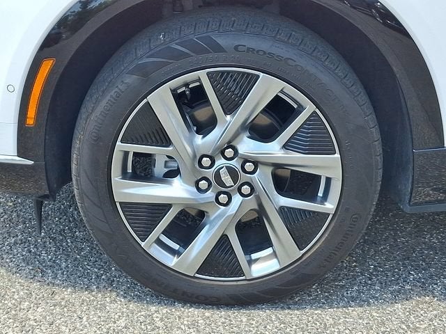 2025 Cadillac OPTIQ Luxury 2