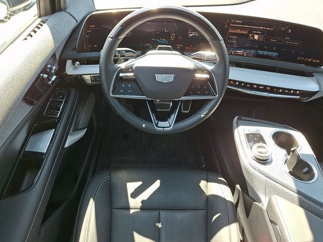 2025 Cadillac OPTIQ Luxury 2