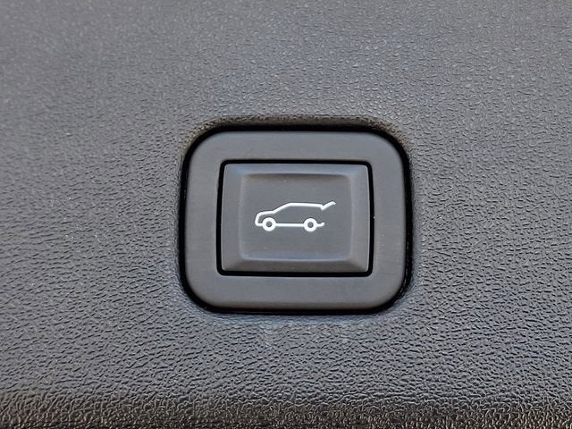 2025 Cadillac OPTIQ Luxury 2