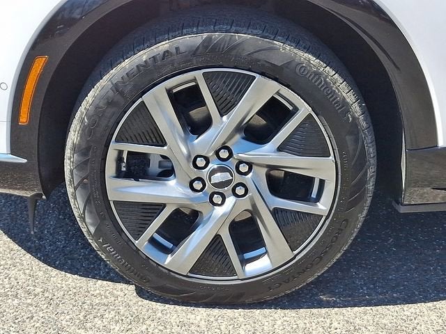 2025 Cadillac OPTIQ Luxury 2