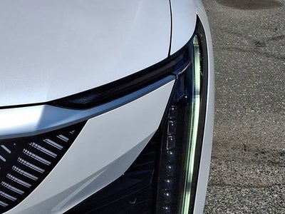 2025 Cadillac OPTIQ Luxury 2