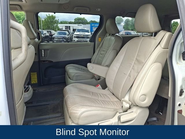 2014 Toyota Sienna XLE 7 Passenger