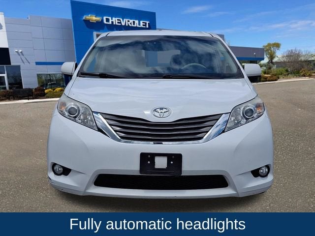 2014 Toyota Sienna XLE 7 Passenger