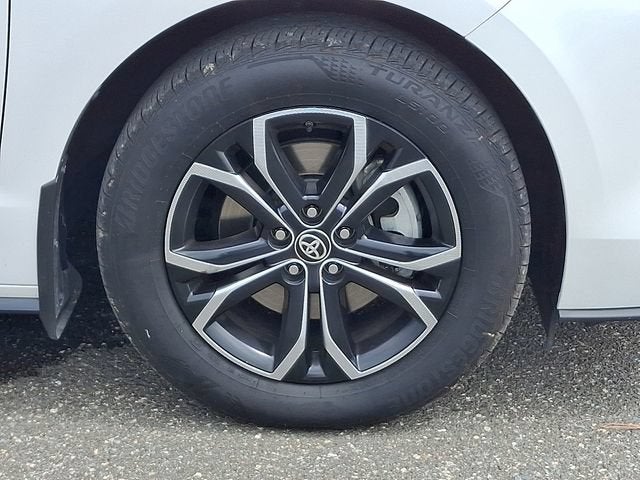 2025 Toyota Sienna Platinum