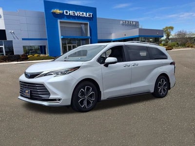 2025 Toyota Sienna Platinum