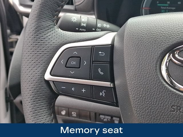 2025 Toyota Sienna Platinum
