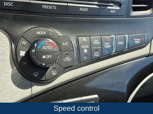 2013 Toyota Sienna LE V6 8 Passenger