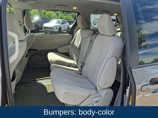 2013 Toyota Sienna LE V6 8 Passenger