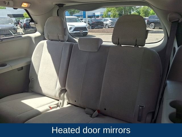 2013 Toyota Sienna LE V6 8 Passenger
