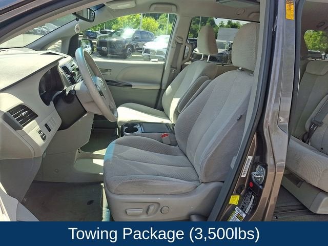 2013 Toyota Sienna LE V6 8 Passenger