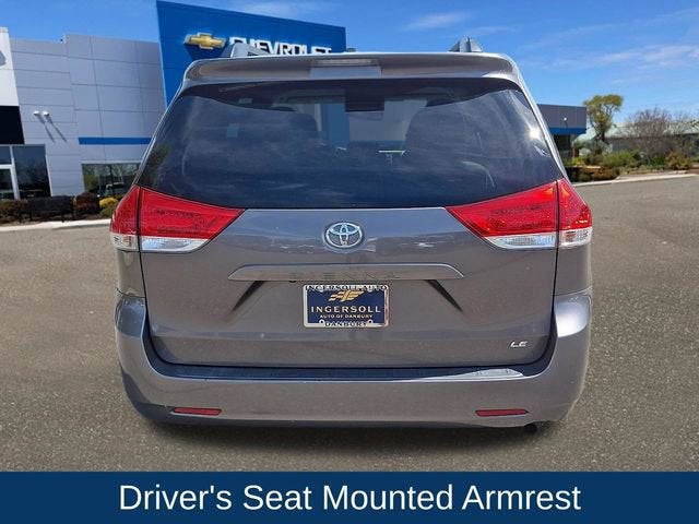 2013 Toyota Sienna LE V6 8 Passenger