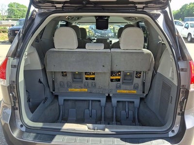 2013 Toyota Sienna LE V6 8 Passenger