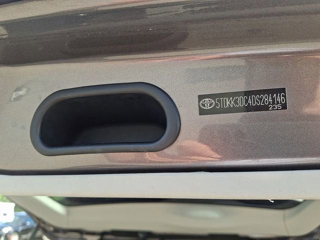 2013 Toyota Sienna LE V6 8 Passenger