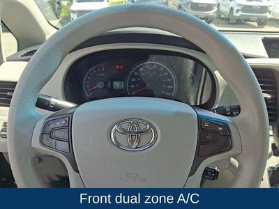 2013 Toyota Sienna LE V6 8 Passenger