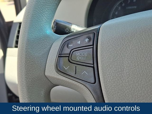 2013 Toyota Sienna LE V6 8 Passenger