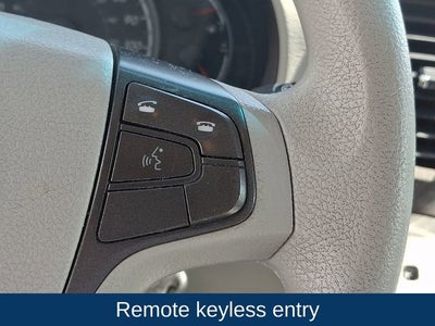 2013 Toyota Sienna LE V6 8 Passenger