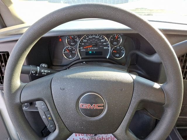 2025 GMC Savana Cutaway 3500 1WT