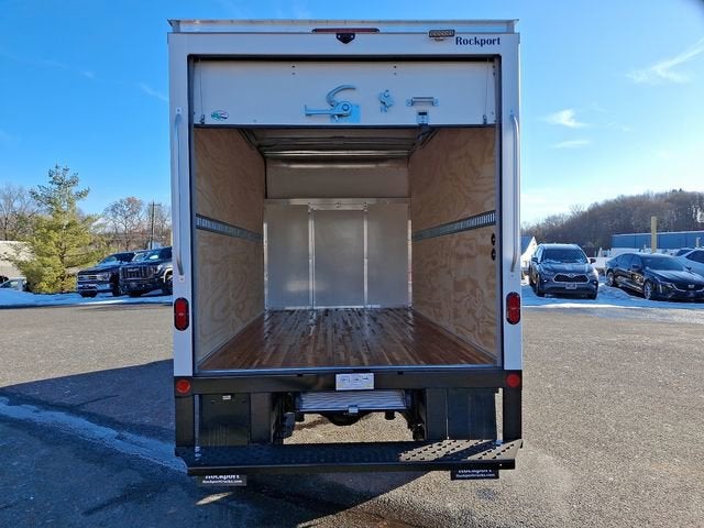 2025 GMC Savana Cutaway 3500 1WT