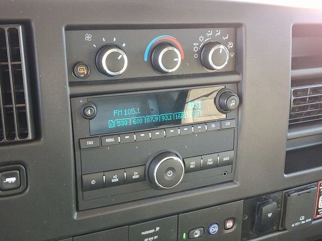 2025 GMC Savana Cutaway 3500 1WT