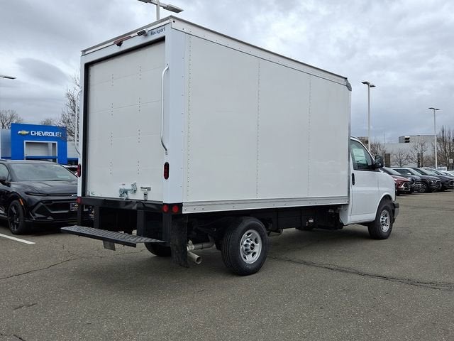 2025 GMC Savana Cutaway 3500 1WT