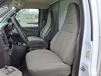 2025 GMC Savana Cutaway 3500 1WT