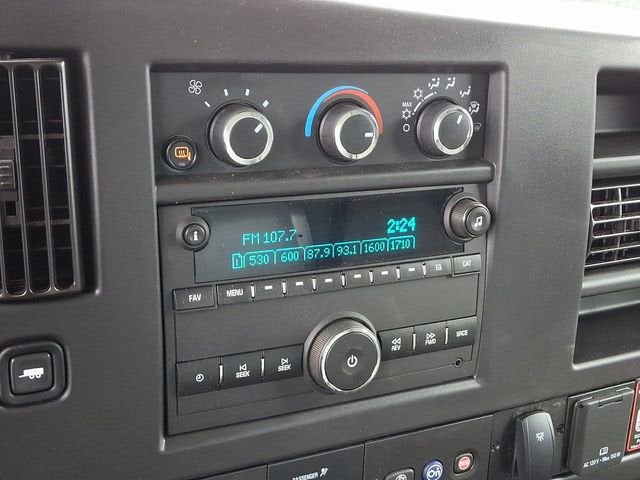 2025 GMC Savana Cutaway 3500 1WT