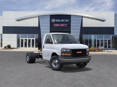 2026 GMC Savana Cutaway 3500 1WT
