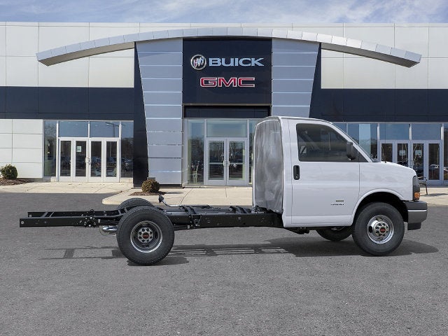 2026 GMC Savana Cutaway 3500 1WT