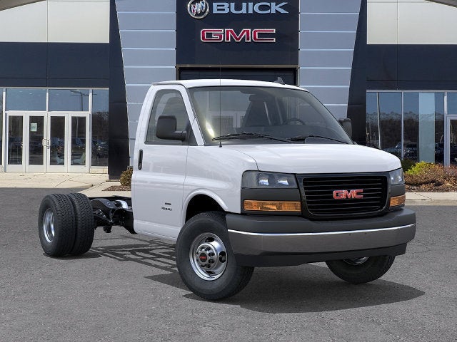 2026 GMC Savana Cutaway 3500 1WT