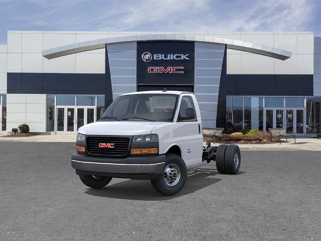 2026 GMC Savana Cutaway 3500 1WT