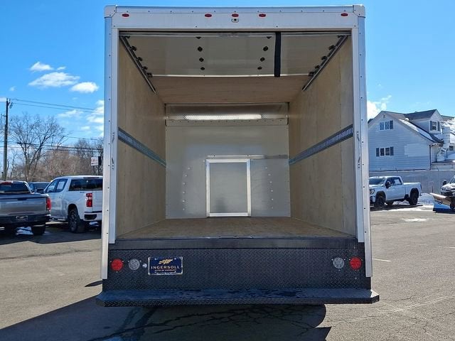 2025 GMC Savana Cutaway 3500 1WT