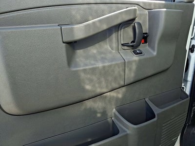 2025 GMC Savana Cutaway 3500 1WT