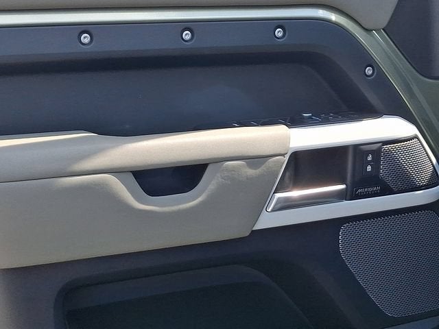 2023 Land Rover Defender 110 SE