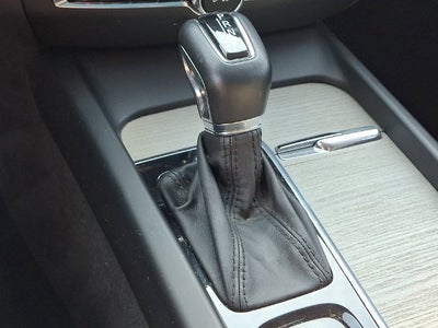 2022 Volvo V60 Cross Country T5