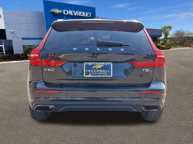 2022 Volvo V60 Cross Country T5