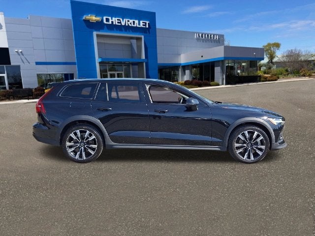 2022 Volvo V60 Cross Country T5