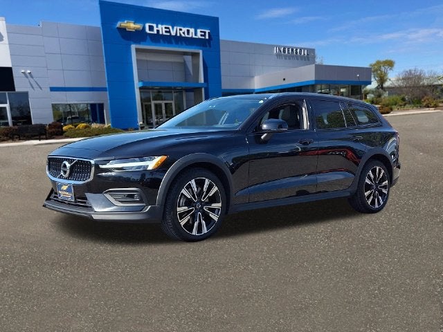 2022 Volvo V60 Cross Country T5